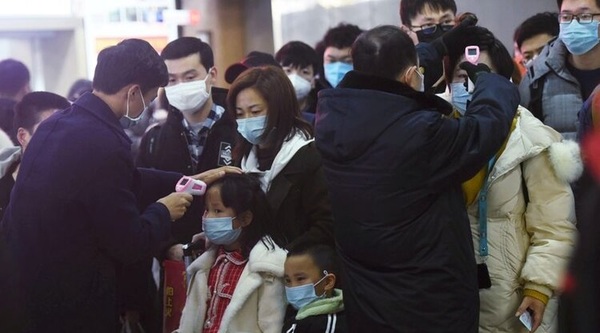 Crece la cifra de víctimas del coronavirus en China: 26 muertos y 876 infectados