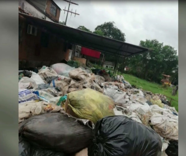 Detienen a dueño de una fábrica de plásticos con criaderos de dengue