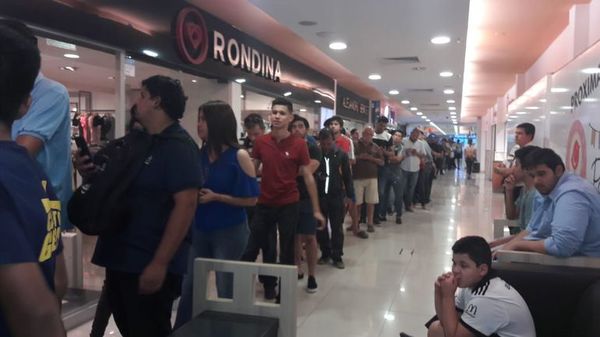 La venta de entradas para el clásico blanco y negro - Fútbol - ABC Color