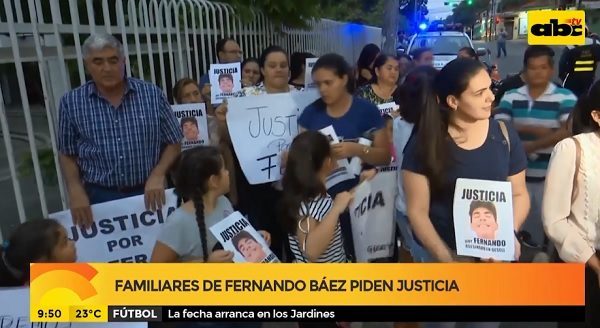 Familiares de joven asesinado se manifiestan ante Embajada Argentina