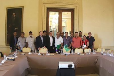 “Sintechos” exigen al Gobierno mayor presupuesto para viviendas y anuncian movilización - Nacionales - ABC Color