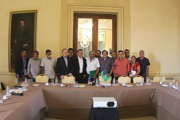 “Sintechos” exigen al Gobierno mayor presupuesto para viviendas y anuncian movilización - Nacionales - ABC Color