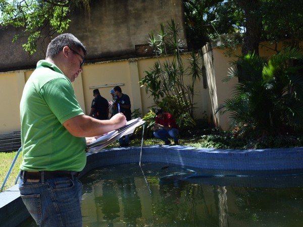 Municipalidad de Asunción decide limpiar predios y multar a propietarios