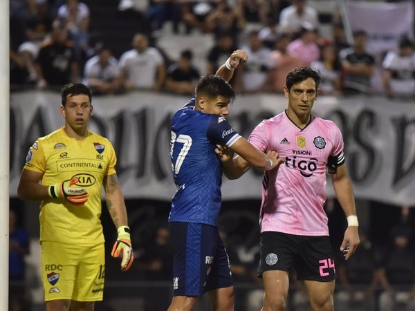 Un grande de América se refuerza con un jugador paraguayo