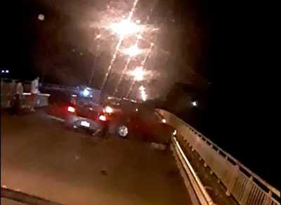 Camioneta de la Comuna de Puentesiño protagoniza percance sobre puente Nanawa | Radio Regional 660 AM