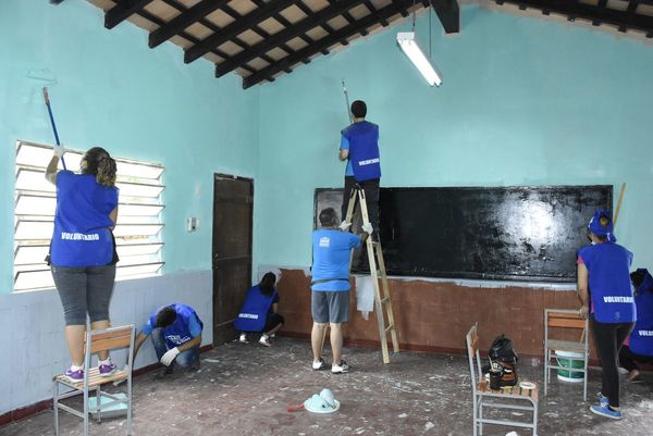 Dequení celebra el Día Internacional de la Educación