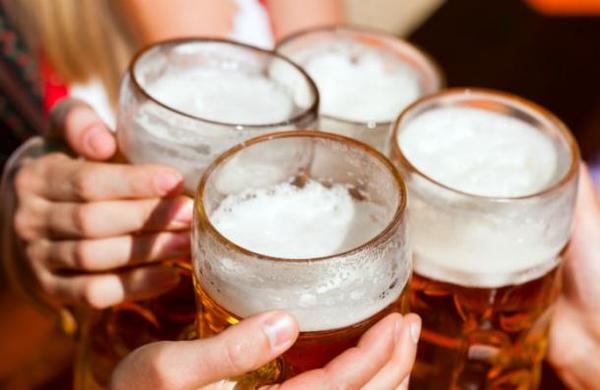 Beber una cerveza en el desayuno es más sano que tomar un yogurt - SNT