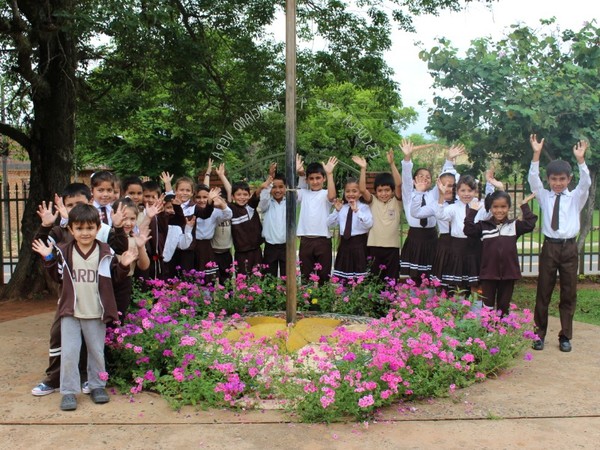 Dequení celebra el Día Internacional de la Educación