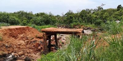 Pobladores solicitan pronta reparación de puentes en zona de Ypejhú - Nacionales - ABC Color