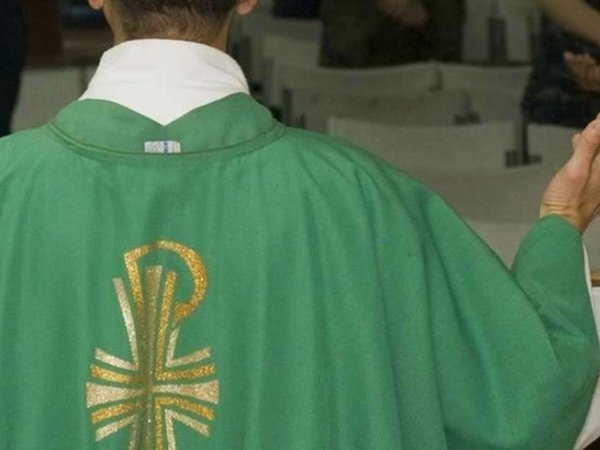 Se hizo pasar por la esposa de un pa'i para quedarse con la herencia