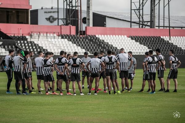 El ingreso de los olimpistas a Tuyucuá - Fútbol - ABC Color