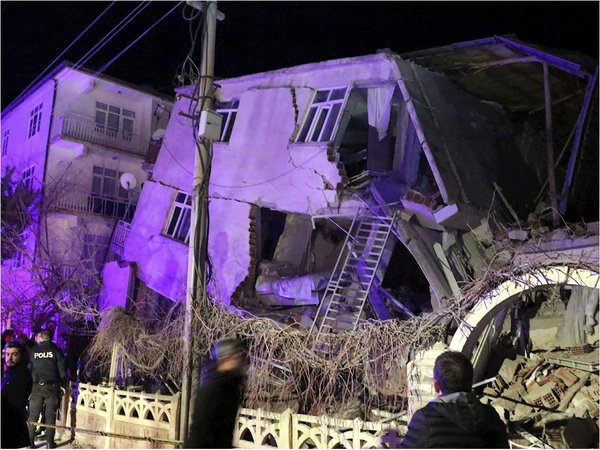 Al menos 14 muertos por terremoto en el sureste de Turquía