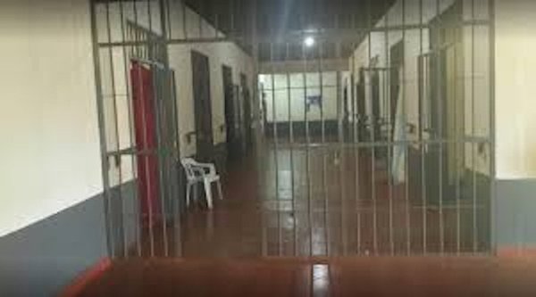 Agentes policiales fueron sumariados tras supuesta liberación de reos en penal de PJC | Noticias Paraguay