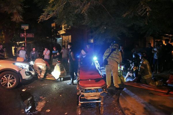 Un joven y un menor en motocicleta fueron arrollados sobre Artigas - Nacionales - ABC Color