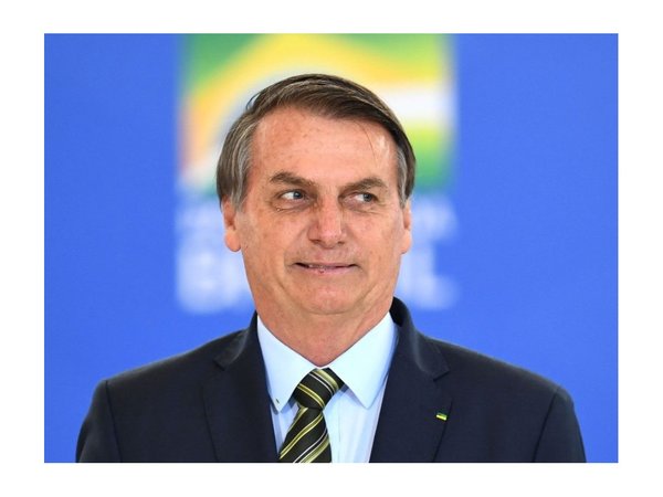 Bolsonaro: "Cada vez más, el indígena es ser humano como nosotros"