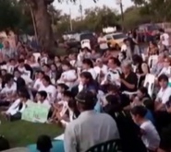 Carapeguá se moviliza pidiendo justicia para Fernando Báez - Paraguay.com