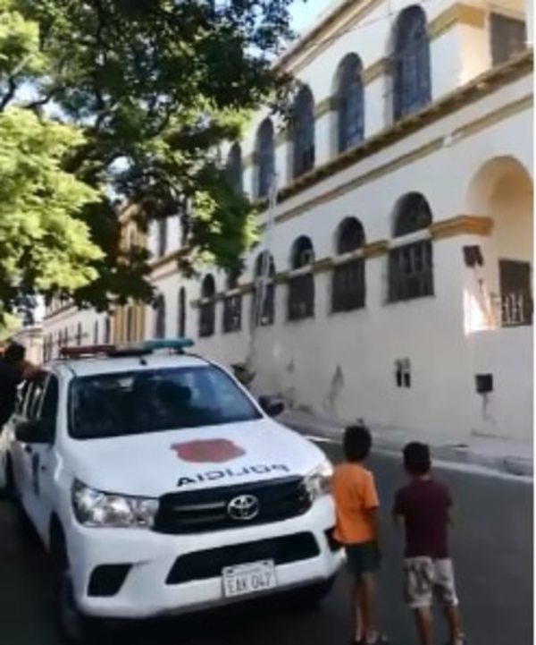 Controlan principio de incendio en oficinas de la SET - Nacionales - ABC Color