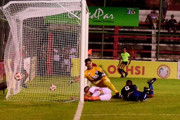 Cáceres dió la victoria al Rayadito | San Lorenzo Py