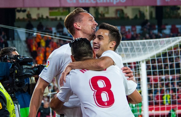 Sevilla triunfa y se afianza en zona de Champions League