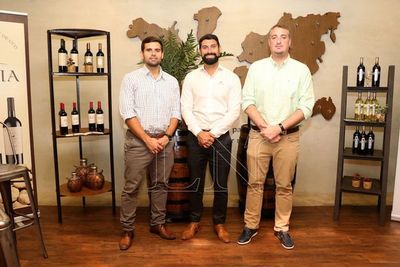 Bebidas del Paraguay presentó sus vinos
