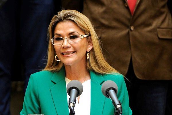 Jeanine Áñez anuncia su candidatura presidencial