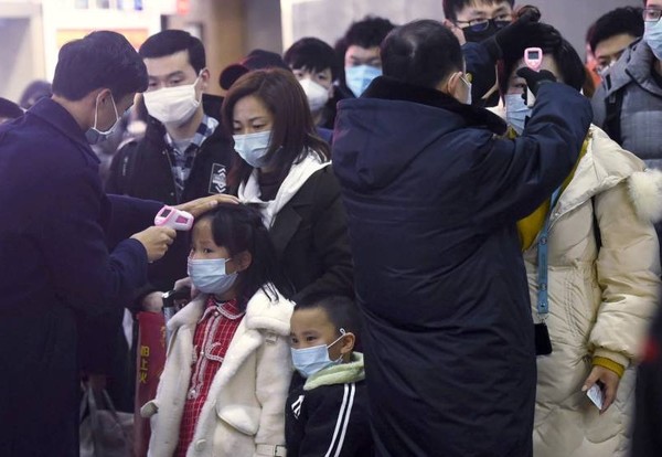Al menos 56 muertos y más de 1.900 infectados por el coronavirus en China