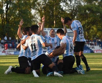 Guaireña hace historia en Itauguá