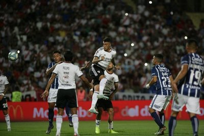 River toma la punta de la Superliga y Robert Rojas maravilla a todos