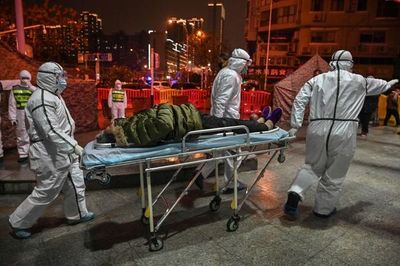 Caos y agotamiento en los hospitales de Wuhan, epicentro de la epidemia - Mundo - ABC Color
