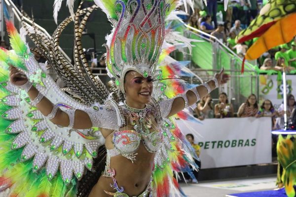 Exitosa primera ronda del carnaval encarnaceno 2020