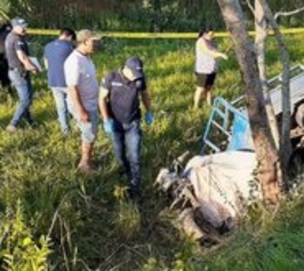 Menor fallece tras chocar motocarro contra un árbol  - Paraguay.com