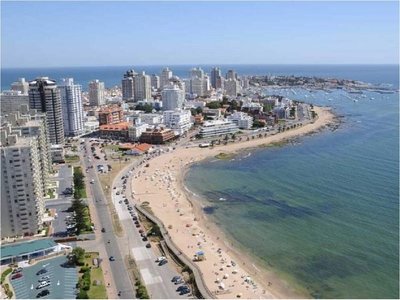 Uruguay anuncia un plan para atraer extranjeros y repoblar su país