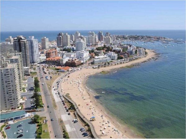 Uruguay anuncia un plan para atraer extranjeros y repoblar su país