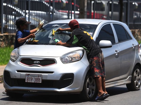 Programa Abrazo no alcanza y niños deambulan y trabajan en las calles