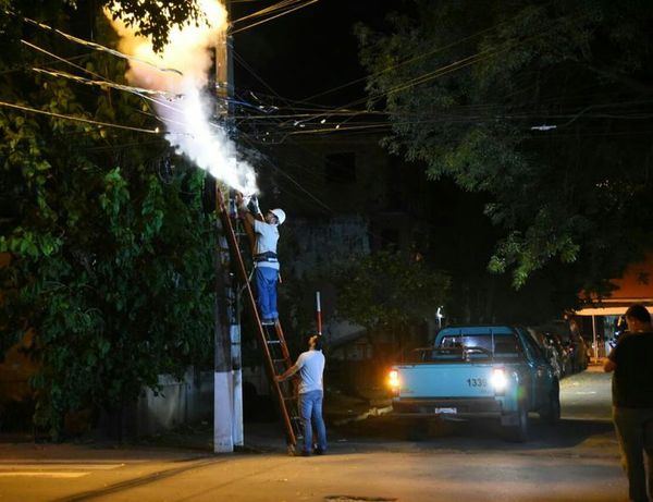 Tendido eléctrico ardió cerca del Hospital de Trauma - Nacionales - ABC Color