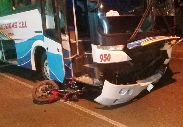 Dos fallecidos deja un percance en Yaguarón - Judiciales y Policiales - ABC Color