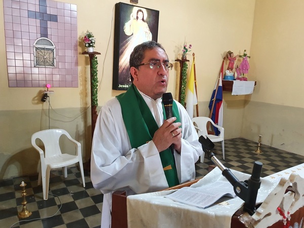 Festejan 25 años de sacerdocio del padre Víctor Cabañas