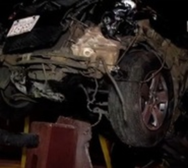 Camioneta y automóvil chocan en Asunción - Paraguay.com