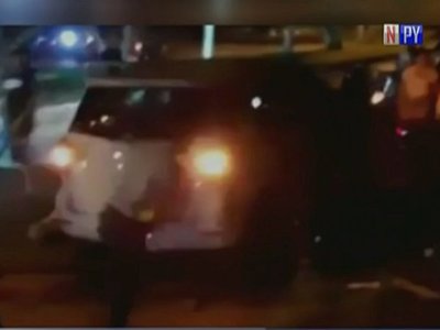 Motociclistas golpean brutalmente a un automovilista en San Antonio