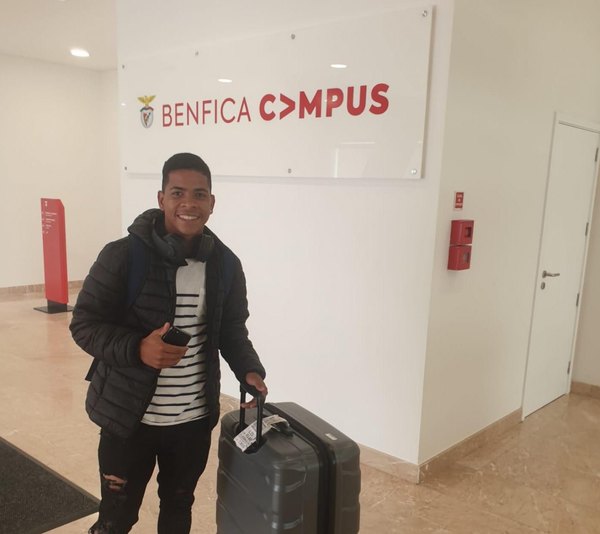 El chico paraguayo que cumple su sueño europeo y llega al Benfica