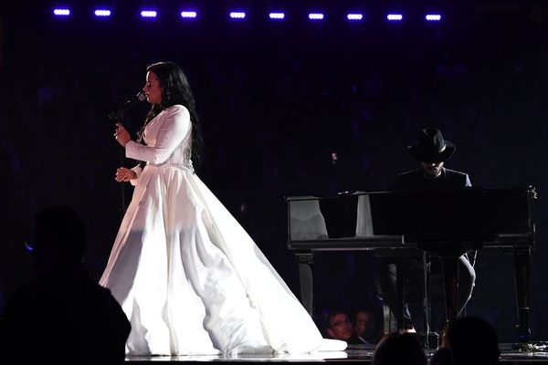 Demi Lovato pone a los Grammy en pie en su regreso a los escenarios - Música - ABC Color