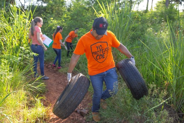 Juntan 70 toneladas de basuras entre el sábado y el domingo en Ciudad del Este - ADN Paraguayo