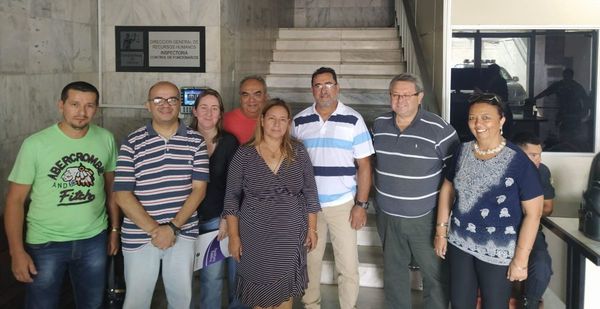 Funcionarios judiciales se manifiestan ante fallo de huelga ilegal
