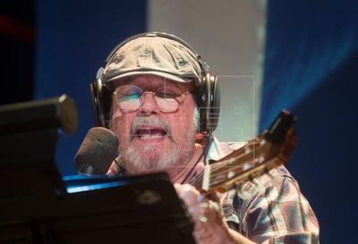 Silvio Rodríguez acusa a Orishas de “parasitismo” por adaptar su tema Ojalá - Gente - ABC Color