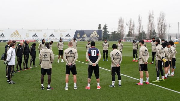 El Real guarda un minuto de silencio por Kobe Bryant - Fútbol - ABC Color