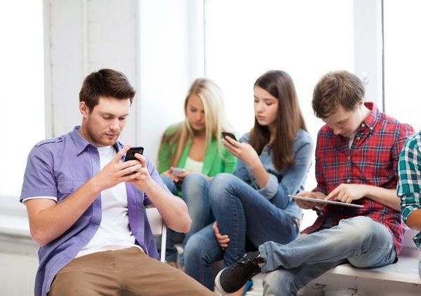 Incluso en las redes sociales es imprescindible tener modales - Periodismo Joven - ABC Color