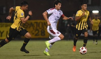Con el VAR como protagonista Guaraní vence a Cerro Porteño | Noticias Paraguay