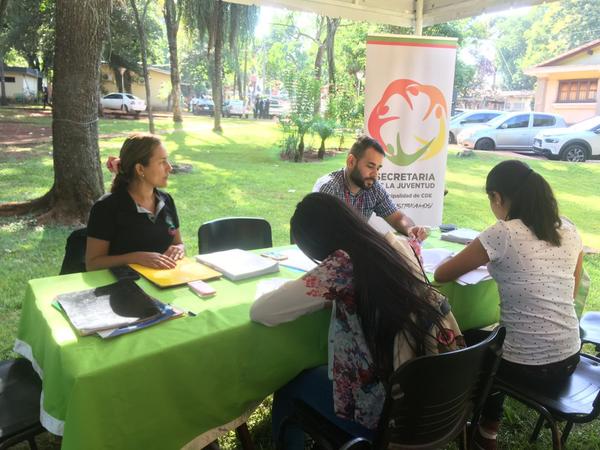 Recepcionan postulaciones para becas en la Municipalidad de CDE