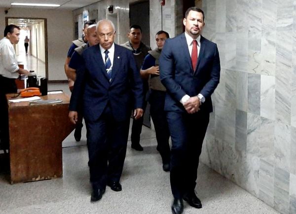 Conceden permiso a Ulises Quintana para ir al sepelio de su padre - Nacionales - ABC Color