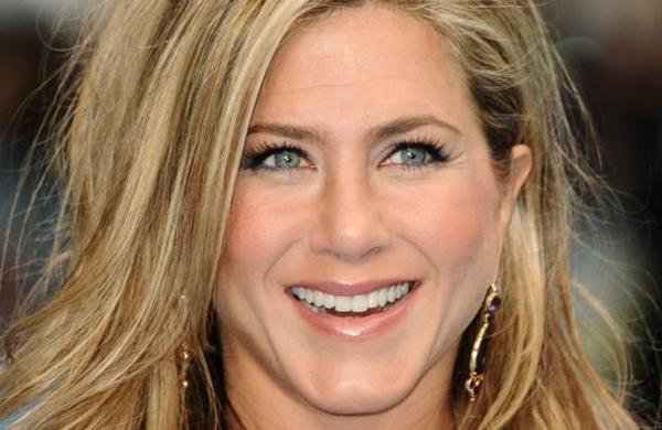 Jennifer Aniston sorprende a fans de 'Friends' con una particular broma en la cafetería de la serie - SNT